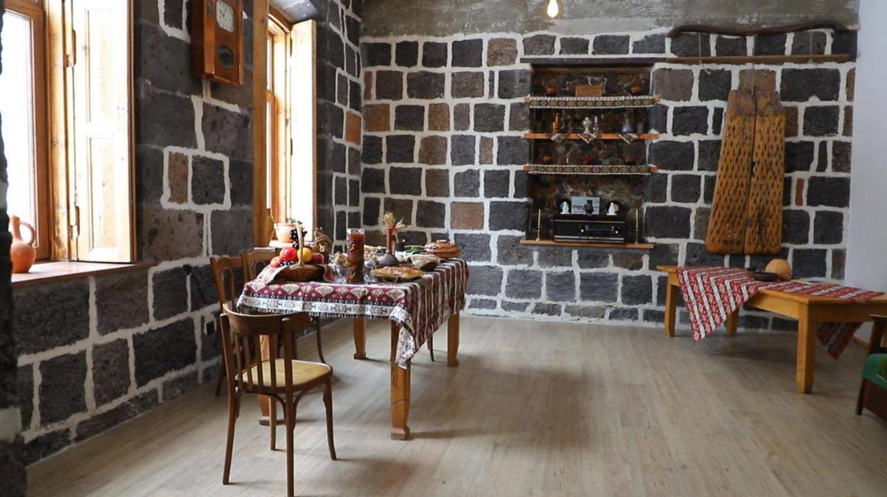 Guesthouse Emma ギュムリ エクステリア 写真